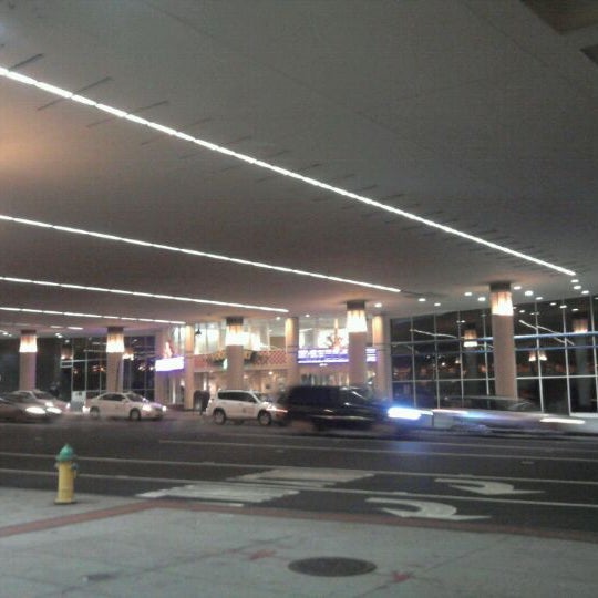Photo taken at The Galleria at White Plains by 0zzzy on 12/6/2011