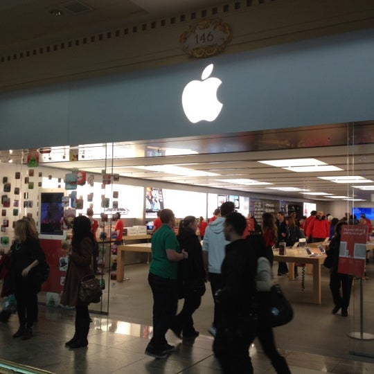 Apple Trafford Centre Electronics Store