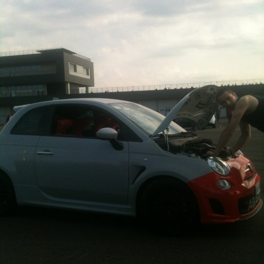 Foto diambil di Autodromo di Modena oleh laura m. pada 5/27/2012