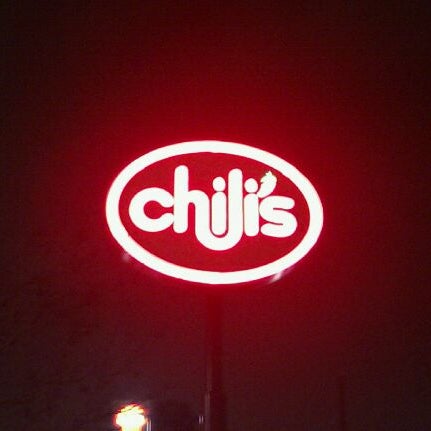 รูปภาพถ่ายที่ Chili&#39;s Grill &amp; Bar โดย Frances A. เมื่อ 12/31/2010