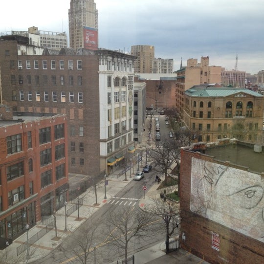 3/31/2012 tarihinde Lisa R.ziyaretçi tarafından Hilton Garden Inn Detroit Downtown'de çekilen fotoğraf
