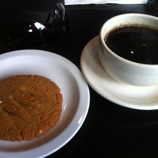 Foto diambil di Caffe Sapore oleh Gustavo pada 8/17/2012