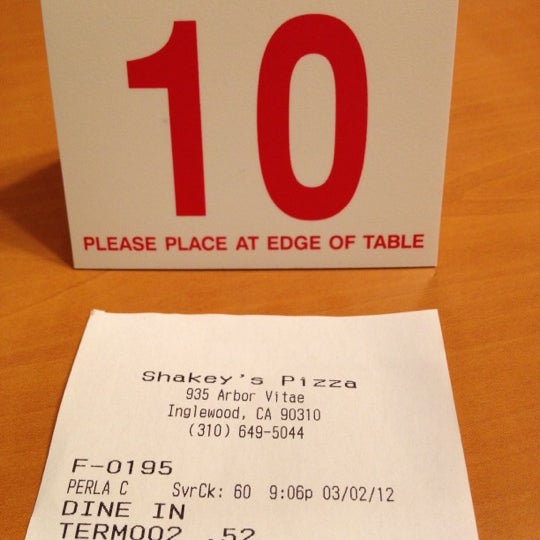 3/3/2012にCarlos T.がShakey&#39;s Pizza Parlorで撮った写真
