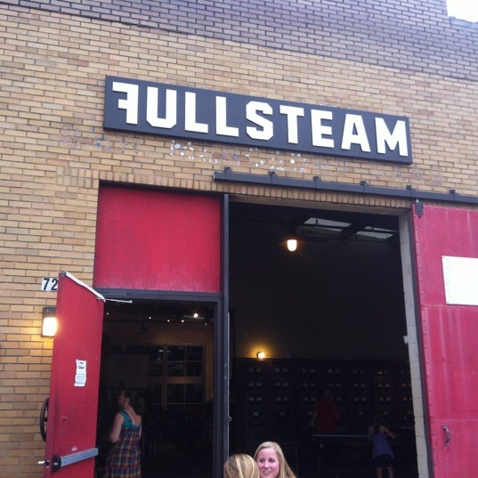 Foto diambil di Fullsteam Brewery oleh Claudia C. pada 7/3/2012