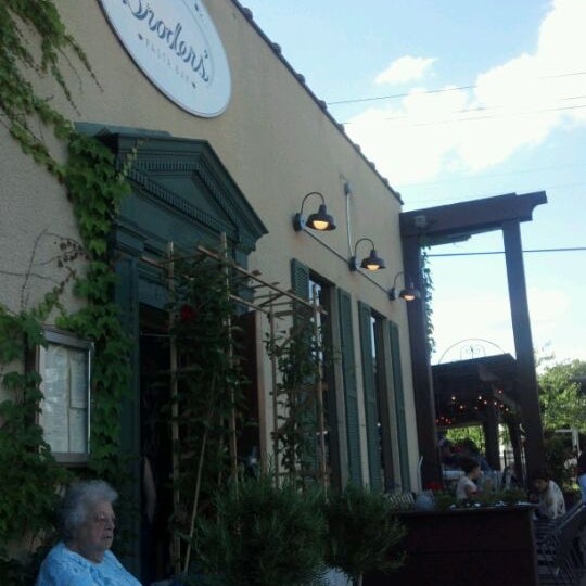 5/28/2012 tarihinde Coleman C.ziyaretçi tarafından Broders&#39; Pasta Bar'de çekilen fotoğraf