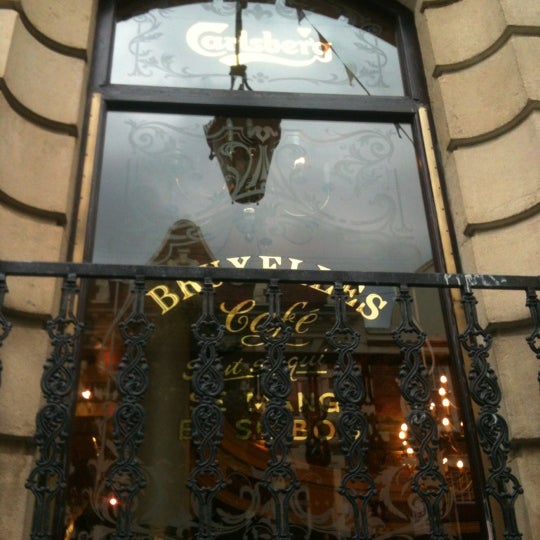 8/12/2012 tarihinde Mark W.ziyaretçi tarafından Cafe Bruxelles'de çekilen fotoğraf