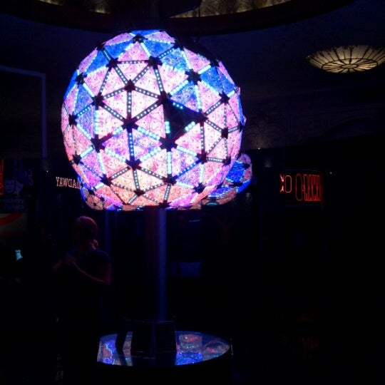 Photo prise au The Hotel @ Times Square par Jerri Ann R. le8/1/2012