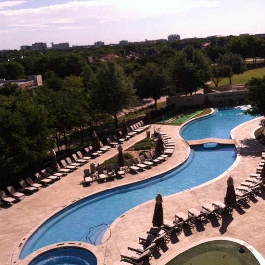 รูปภาพถ่ายที่ The Westin Dallas Stonebriar Golf Resort &amp; Spa โดย Erin เมื่อ 6/2/2012
