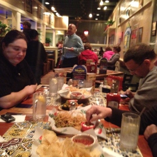 Photo taken at Chili&#39;s Grill &amp; Bar by Lissie L. on 10/19/2011