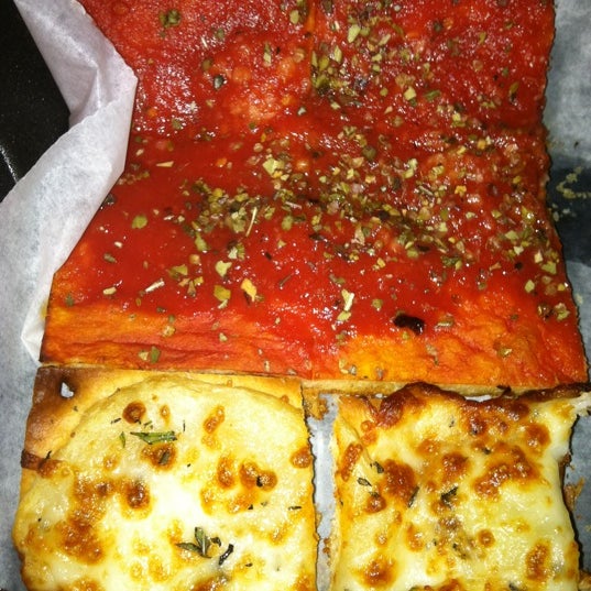 Pizza Metro 2 (Now Closed) Pizzeria in Chicago