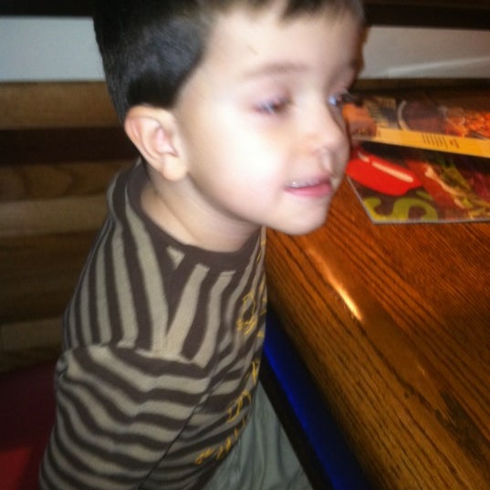 Photo taken at Chili&#39;s Grill &amp; Bar by Stephen S. on 11/26/2011