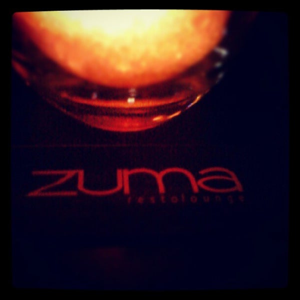 Photo prise au Zuma Resto Lounge par Daniel A. le5/17/2012