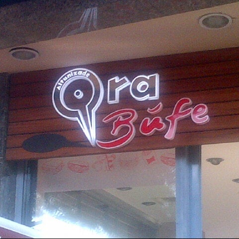 Photo taken at Ora Steak &amp; Burgers by IsIL A. on 8/21/2012