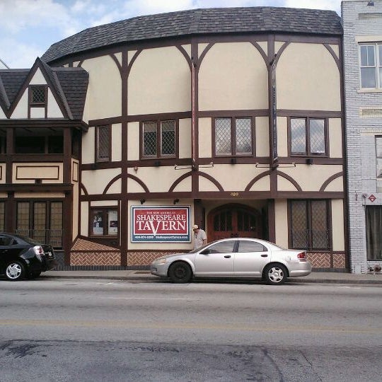 รูปภาพถ่ายที่ Shakespeare Tavern โดย Meghan R. เมื่อ 3/18/2012