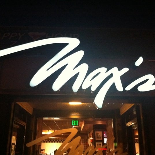 Photo taken at Max&#39;s Restaurant by Mike S. on 8/14/2011