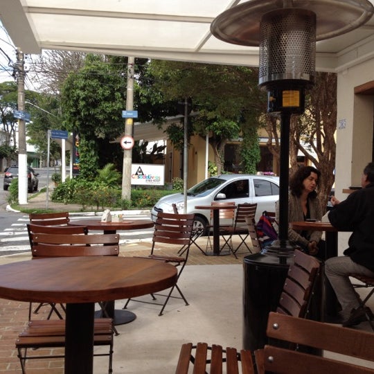 6/10/2012 tarihinde Fabio d.ziyaretçi tarafından Otávio Machado Café e Restaurante'de çekilen fotoğraf