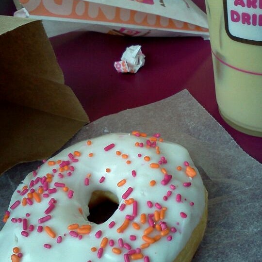 Dunkin' Donuts Brighton 14 tips from 945 visitors