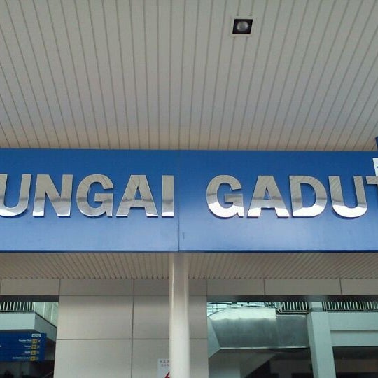 Ktm Komuter Sungai Gadut Kb15 Station Estacion De Tren En Seremban