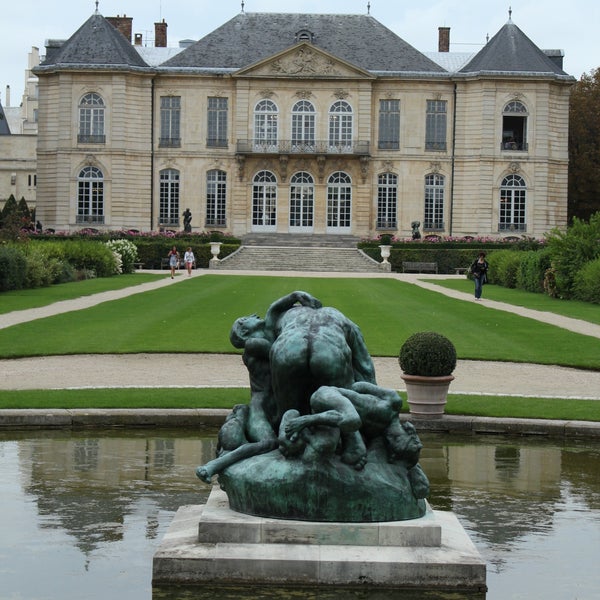 A bucolic stroll in Rodin's footsteps. Sculptures of Rodin are of course on display but you'll get to admire pieces of arts by Camille Claudel, Monnet or Van Gogh. A must-see in Paris!