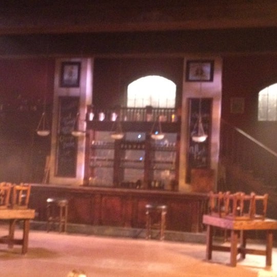 รูปภาพถ่ายที่ Abbey Stone Theatre - Busch Gardens โดย Angel O. เมื่อ 6/28/2012