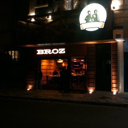 Photo taken at Restaurante Broz by &#39;@BrunoSwell ♔. on 6/28/2011