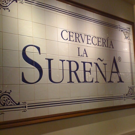 Photo taken at Cervecería La Sureña by Raul D. on 11/22/2011