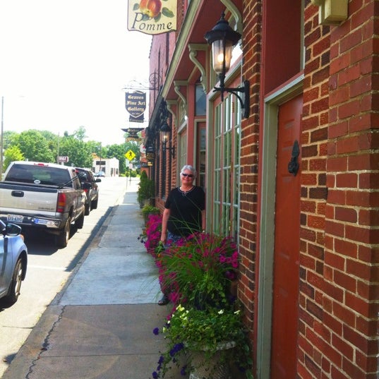 6/25/2012 tarihinde Dan M.ziyaretçi tarafından Restaurant Pomme'de çekilen fotoğraf