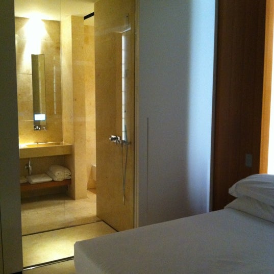 2/25/2012にLou B.がC-Hotel &amp; Spaで撮った写真