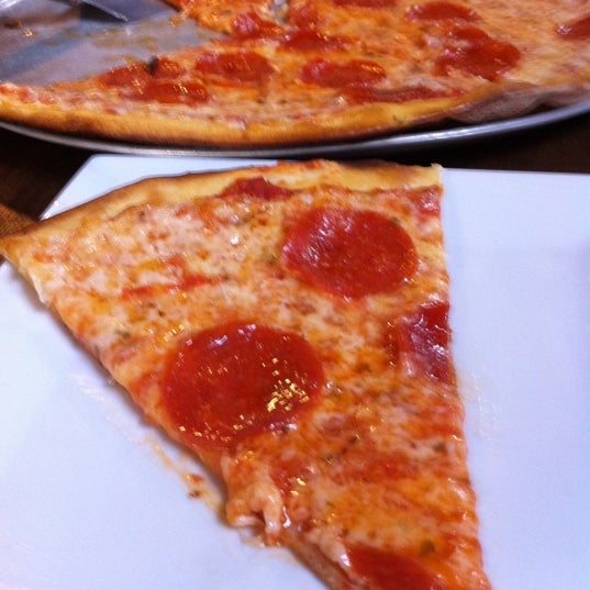4/10/2011 tarihinde David W.ziyaretçi tarafından Bagby Pizza Co.'de çekilen fotoğraf