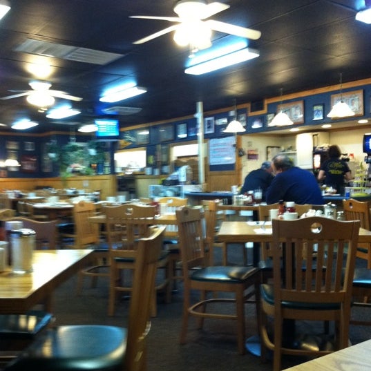 รูปภาพถ่ายที่ The Original Breakfast Place โดย Patrick V. เมื่อ 11/14/2011