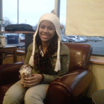 1/25/2012 tarihinde Nikki H.ziyaretçi tarafından Bay Zu Coffee'de çekilen fotoğraf