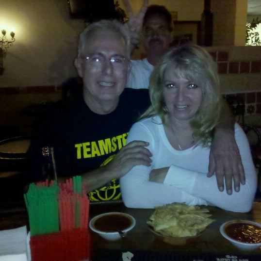 Foto tomada en Casa del Rey Mexican Restaurant &amp; Cantina  por Edward P. el 9/5/2011