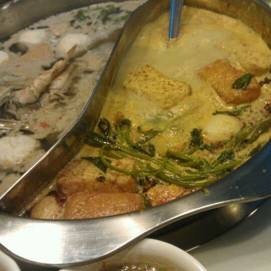 Photo taken at King&#39;s Laksa Steamboat by Bunny T. on 7/13/2012