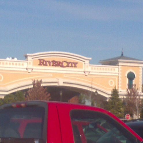 รูปภาพถ่ายที่ River City Casino โดย Shawn B. เมื่อ 10/21/2011