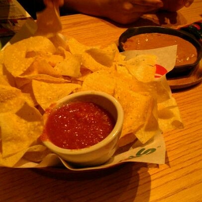 Photo taken at Chili&#39;s Grill &amp; Bar by Carlo S. on 4/1/2012