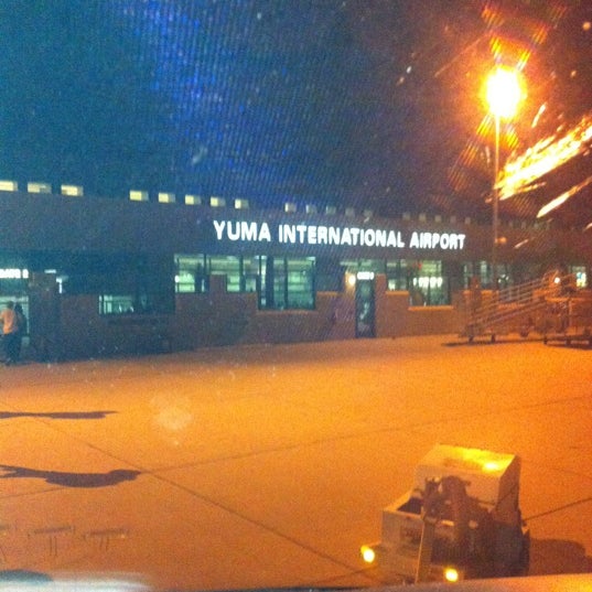 Foto tomada en Yuma International Airport (YUM)  por Christian E. el 7/12/2012