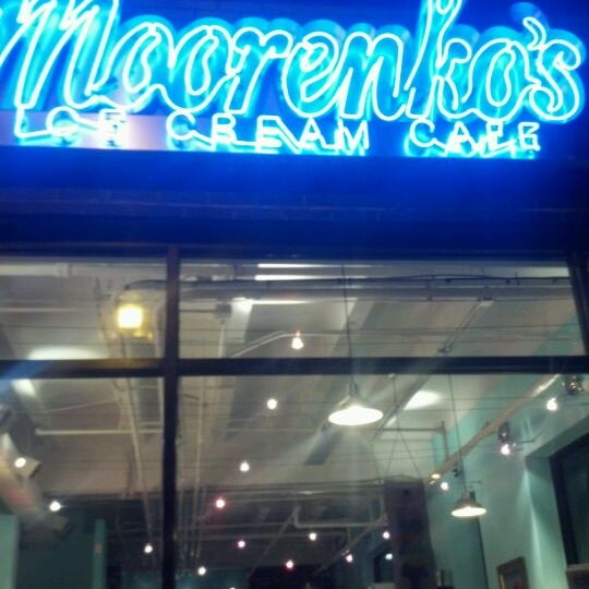 Photo taken at Moorenko&#39;s Ice Cream Cafe by Jonathan K. on 5/14/2012