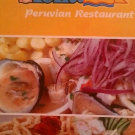 8/11/2012に;p;p;p; l.がLa Perla Peruvian Restaurantで撮った写真