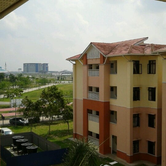 Kolej Tun Dr Ismail