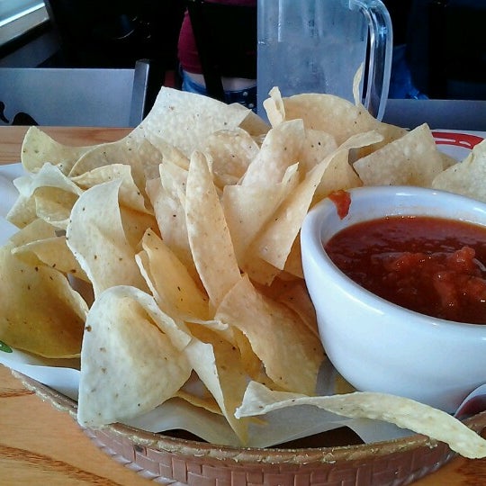 Photo taken at Chili&#39;s Grill &amp; Bar by Racquel D. on 7/29/2012