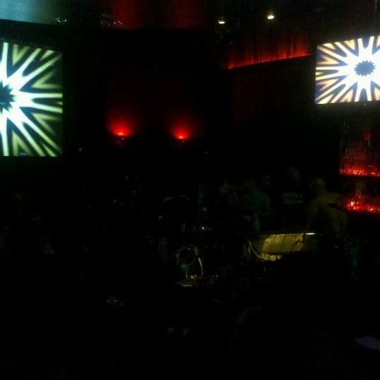 รูปภาพถ่ายที่ Krave Nightclub โดย Christopher J. เมื่อ 6/15/2012