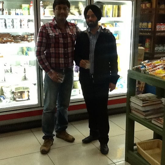 Foto tirada no(a) chef&#39;s gateway | Jagat Singh &amp; Sons Agencies por Gurvin em 2/29/2012
