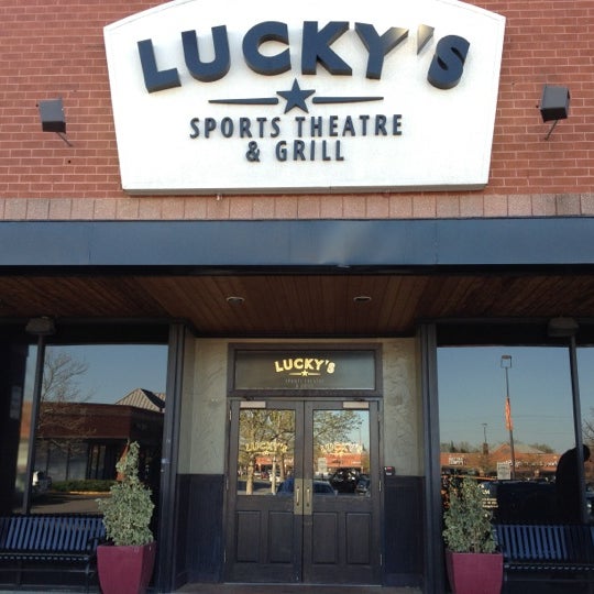 Photo taken at Lucky&#39;s Sports Theatre &amp; Grill by Mike S. on 3/29/2012