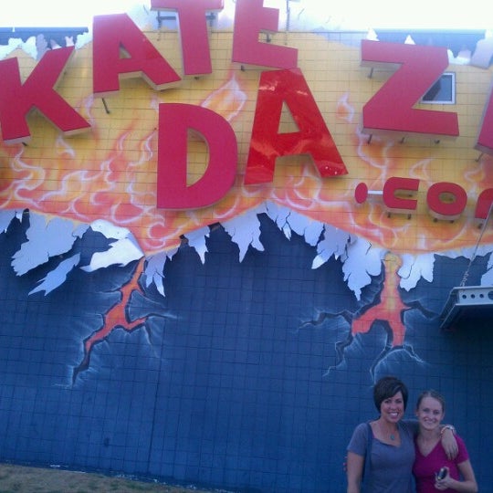 8/17/2012 tarihinde Danelle S.ziyaretçi tarafından SkateDaze'de çekilen fotoğraf