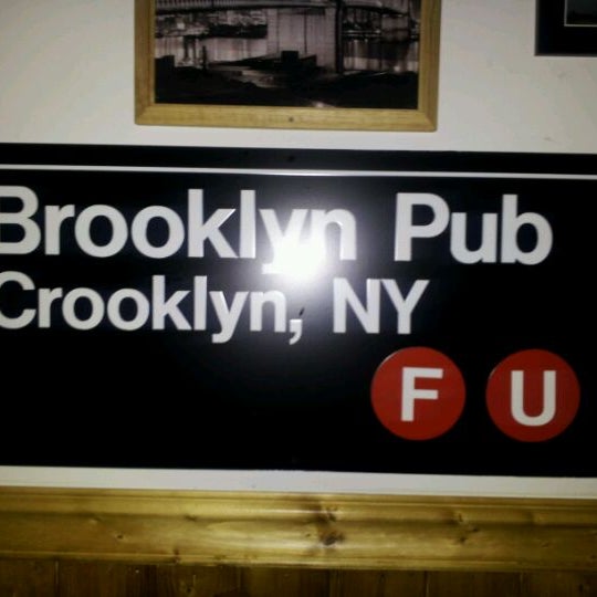 Foto tirada no(a) Brooklyn Pub por Sapiras B. em 5/18/2012
