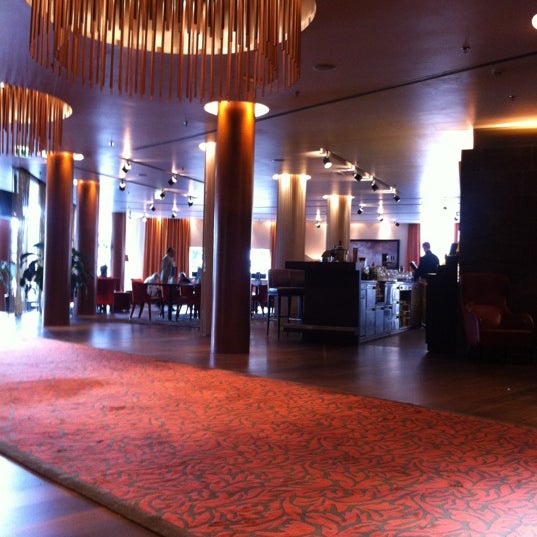 รูปภาพถ่ายที่ Falkensteiner Hotel Bratislava โดย Jana S. เมื่อ 6/14/2012