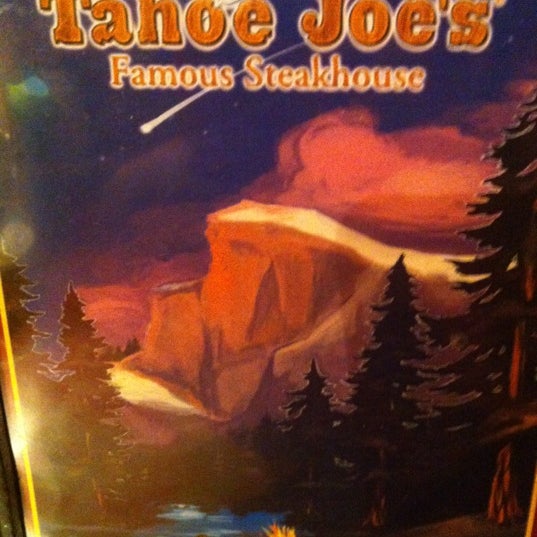Das Foto wurde bei Tahoe Joe&#39;s von Margaret H. am 6/17/2012 aufgenommen