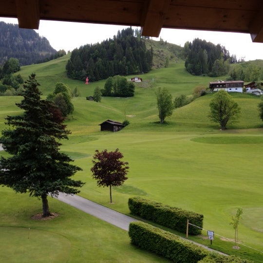 รูปภาพถ่ายที่ Rasmushof Hotel Kitzbühel โดย Georg E. เมื่อ 5/19/2012