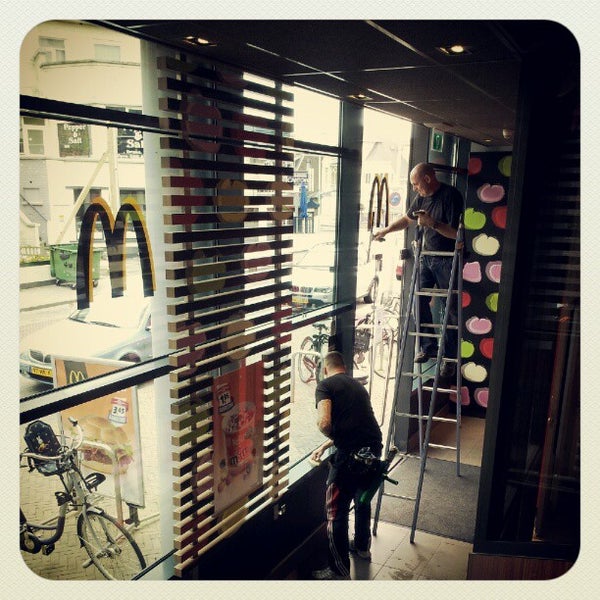 Photo prise au McDonald&#39;s par Ilja P. le6/8/2012