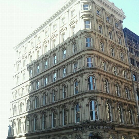 4/18/2012에 JulienF님이 Le Place d&#39;Armes Hôtel &amp; Suites에서 찍은 사진